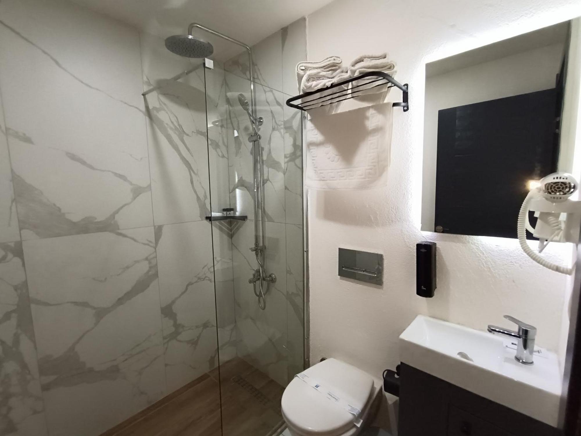 Comfy Otel Antalya Lara Phòng bức ảnh