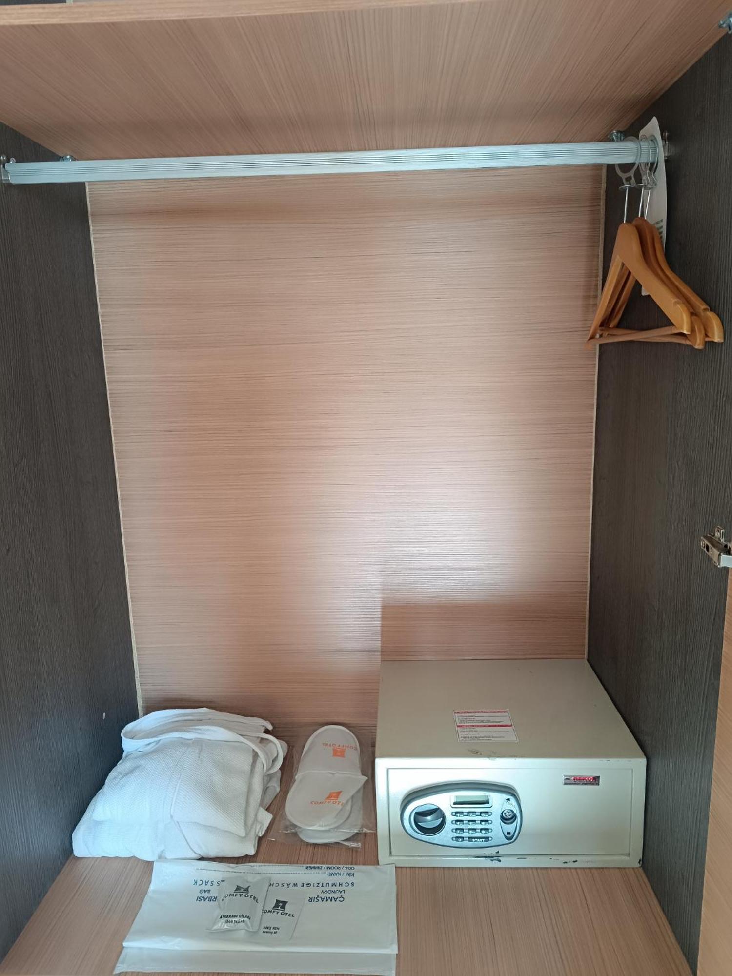 Comfy Otel Antalya Lara Phòng bức ảnh
